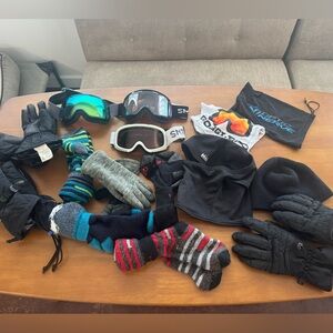‼️‼️SOLD‼️‼️ Ski and Snowboard Accessory Set